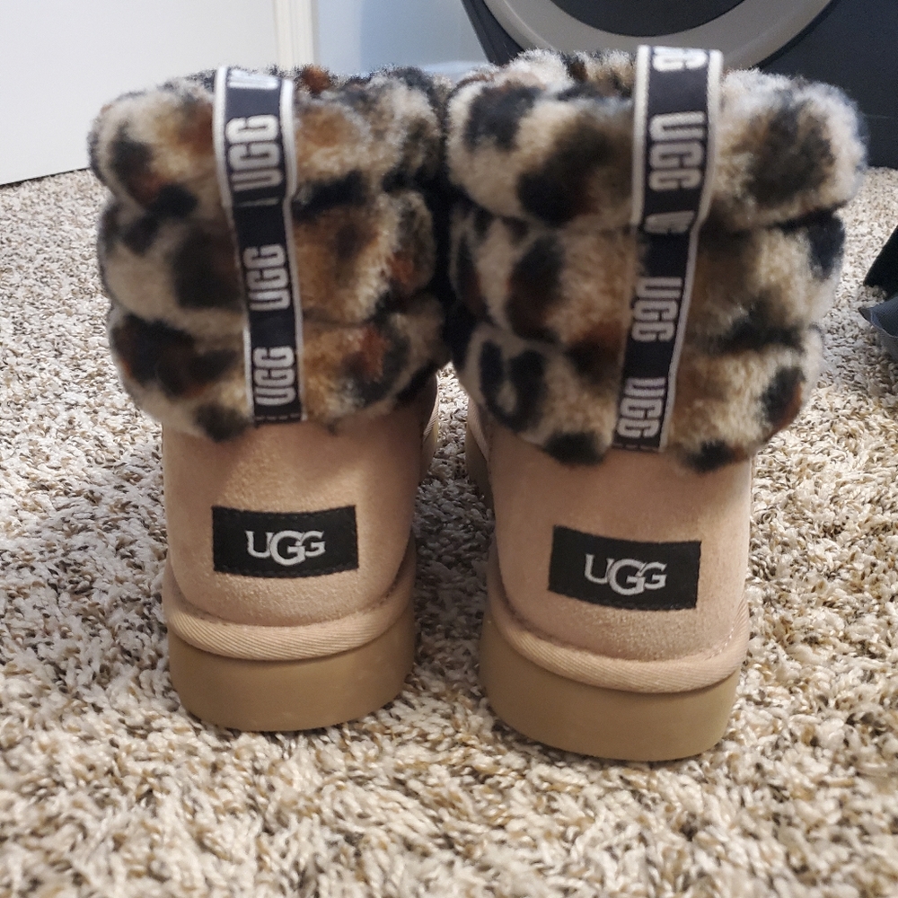 Ugg leopard boots size 9